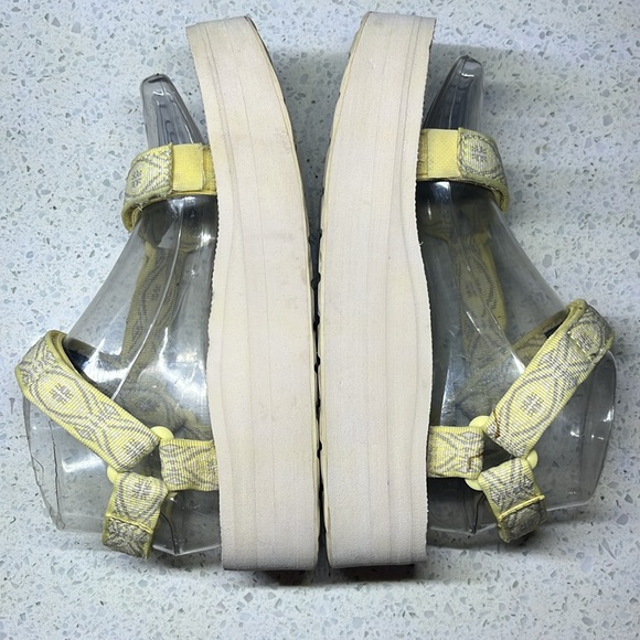 🌼🌼. Teva Sandals. 🌼🌼 - Picture 3 of 6